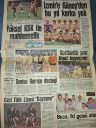 GÜNAYDIN İZMİR GAZETESİ DOĞUM GÜNÜ GAZETESI-9 Haziran 1990-Tansu Çiller-Hülya Süer-Mehmet Erinci-Ece Aksoy-Yalçın Ener-Nazan Adalı-Turgut Boralı-Yüksel Gözen-Ayşe G. Müberra-Perihan Anasız-Ahmet Özhan-Vecdi Uygun-Mehmet Güneş-Muharrem Gürses-Hüseyin Peyda-Sevim Gelenbe-Diler Saraç-Eda Kazımcı-Nur Çiğla-Ebru Otur-Orhan Uğur-Nermin Sezercan-Jale Mertol-Gaye Cüleci-Didem Ürnek-Bahar Orduköylü-Beki Denci-Meliha Tank-Gönül Ruşen-Ruval Sirit-Ayça Tatari-Emine Boyacıoğlu-Hikmet Yorgancıoğlu-Gaye Coşar-Brooke Shields-Kim Wilde-Donna Summer-Randy Crawford-Brigitte Nielsen-Alexandra-Yavuz Kocaömer-Rıza Konya-Erdoğan Şen-Adem Gebzen-Şankadara-Erol Taş-Özkan Öztürk-Hüseyin Alpay-Orhan Gencebay-Belgin Doruk-Hakan Dülgeroğlu-Ahmet Saç-A.Ordu G.Anterpli-H.Hüseyin Avni-Tansu Ertek  Sakın heveslenmeyin-Aldatıldık-Başkan yarın RTL’yi kaçırma-Birlik genel kurulları başlıyor-Tarişte ilk aday-Otobüs zammı İnönü’yü de sıktı-Faciaya kılpayı-Yıldız yağacak-Nermin öğretmen çok seviliyor-Liselerarası Tiyatro