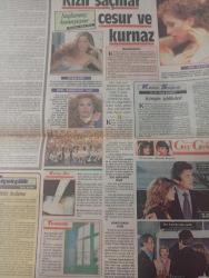 Milliyet renk gazetesi DOĞUM GÜNÜ GAZETESİ  - 23 şubat 1986-Kemal Tahir-Halit Refiğ-Behçet Devay-Selim İleri-Kemal Sunder-Ersin Pertan-Kudret Karadağ-Nur Subaşı-Niyazi Er-Nurefşan-Perran Kutman-Müjdat Gezen-Güzin Özipek-Marin Santi-Riccardo Bonacchi-Robert Redford-Meryl Streep-Nezihe Araz-Gülriz Sururi-Ünal Vural-Sezai Şahmay-Kahraman Olgaç  Müziği bile yasak-Milliyet Renk-Kızıl saçlılar cesur ve kurnaz-Suları bulandırmak-Bitki besleme-Kürtajın tehlikeleri-Büyük kumar-Kralın soytarısı-Aman­sız Yol-Bodrumdaki Pencere-Bilo kapıcı oldu-Geç Gelen Mutluluk-Yorgun Savaşçı-Saçlarınız konuşuyor-Şansı açık-Red Kit Daltonların Namusu-128 sahne için 100 özgün müzik-Kadın Dünyası-Tef-Burcunuz-Satranç-Film masası kapatıldı-Bütçemizi sarsmadan konuk ağırlıyoruz-İki Arkadaş-Vegas’ta Savaş-Jeremiah Johnson