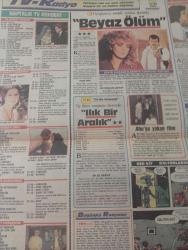 Milliyet renk gazetesi DOĞUM GÜNÜ GAZETESİ  - 15 şubat 1986-Hüseyin Cemil-Recep Ali-İsmet Arasan-Hamit Yüksel-Ümit Özat-Gökhan Mete-İlhan Selçuk-Nezihe Araz-Güriz Sururi-Jin Dr Sezai Şahmay-Sadri Alışık-Jane Seymour-Cengiz Yurtoğlu-TV’de yağma var-Yorgun Savaşçı-Konuk ağırlamak sorun değil-Rahimden parça alınması-Beyaz ölüm-Bir aşk hikayesi-İlk bir Aralık-halit refiğ-Kemal tahir-sayra orkan-Müjdat gezen-perran kutman-Bastır viking karikatürü-dick browne-kont senli benli karikatürü-Frank ridveway-küçümen karikatürü-süper veli karikatürü-ralph smith-burcunuz gülten suveren-nezihe araz-üstün korugan-satranç kahraman olgaç-red kit-daltonlar-morris ve goscinnysayfa sayısı dört-doğum günü hediyesi