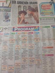 Kelebek gazetesi DOĞUM GÜNÜ GAZETESİ  - 6 nisan 1993-Demet Akbağ-Halit Kıvanç-Hülya Avşar-Seda-Sezen Cumhur Önal-Tamer Yiğit-Sezer Güvenirgil-Fatma Girik-Sevda Ferdağ-Ahmet Sezerel-Reha Yurdakul-Yıldırım Önal-Tuncel Kurtiz-Müjdat Gezen-Metin Erksan-M. Ata Nihat-Güzin Abla-Muhteşem Nejad-Perihan Savaş-Nilüfer Ayşen Gruda-Oya Aydoğan-Nevra Serezli-Erol Simavi İşte olay sahneler-Bir hoş Seda-Hadi ot bakalım-Korsikalı Kardeşler-Gül Hasan-İntikam meleği kadın Hamlet-Dikkatini nasıl çekmeli-Bir annenin dramı-Tahir Yaman-Yalçın Dümer-Seren Serengil-Türkan Şoray-Sağlık danışmanı Gündüz Tezmen-Bizimkiler kariktürü-Copyright-Fatoş kariktürü-Chic young-Güngörmüşler karikatürü-Kavanagh-dedektif nik karikatürü-Avcı-ninja kaplumbağalar karikatürü-Muhteşem Nejad ile cinsel sorunlar-Sevgili güzin abla-atroloji-Ata Nirun-