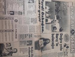 Kelebek gazetesi DOĞUM GÜNÜ GAZETESİ  - 9 ekim 1983- Nisa Serezli-Füsun Önal-Aytekin-Abdullah Koçyiğit-Gökben-Gökhan-Gülgün Feyman-Nil Ünal-Ekrem Bora-Orhan Doğan-Ajda Pekkan-Sami Güven-Salim D. Edeer-Haydar Üstünol-Hülya Tuğlu-Haldun Dormen-Ferdi Özbeğen-Barış Manço-Eran Erduran-Yeşim-Orhan Kemal-Ali Uyanık-Nevin Hacıyanlı-Canan Kumbasar-Haldun Dormen-Gülşen Bubikoğlu-Ersin Burak-Yener Çakmak-Ümit Ülker-Süheyl Eğriboz-Leyla Somer-Mesut Ürmeğil-Cevdet Balıkçı-Yaşar Şener-Emrah Gökdemir-Figen Çölgeçen-Erhan Şimşiki-Adile Naşit-Münir Özkul-Güzin Özipek-Cemil Şen-Kerem Yılmazer-Göksel Kortay-Oktay Sinanoğlu-Sibel Turnagöl-Korhan Abay-Fatma Girik-Mary Decker  Tatlı Kaçık’ın tatlı Viktoru-Bu kedi artist olacak-Aile matineleri tarihe karıştı-okutacak Aytekin doktor olacak-Vazgeçemem-Bir Günah Gibi-Los Angeles Olimpiyatlara hazır-Ferdi Özbeğen yıktı geçti-Doğru yolu Barış’la bulacağız-Neden Elvis’i söylüyorlar-Yeşilçam denilen Yalancı Dünya-Canan Kumbasar düğümü bugün çözülüyor-Gülşen Bubikoğ