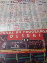 Kelebek gazetesi DOĞUM GÜNÜ GAZETESİ  - 1 kasım 1993- Sinan Özen - Orhan Alkaya - Lokman Tekin - Barış Manço - Ferdi Özbeğen - Hüseyin Cevahir - Gülşen Bubikoğlu - Orhan Kemal - Ali Uyanık - Canan Kumbasar - Halit Kıvanç - Aida Pekkan - Ekrem Bora - Hadi Çaman - Fatoş Yara - Güner Ünlü - Orhan Doğan - Sami D. Değer - Haydar Üstünol - Mary Decker - Nisa Serezli - Füsun Önal - Gökben - Nuri Ünal - Erkan Bora - Suheyl Eğriboz - Leyla Somer - Mesut Ürmeli - Cevdet Balıkçı - Yaşar Şener - Emrah Gökdemir - Figen Çölgeçen - Erhan Şimşiki - Ersin Burak - Yener Çakmak - Ümit Ülker - Adile Naşit - Münir Özkul - Cüneyt Gökçer - Cüneyt Türel - Eşref Kolçak - Şemsi İnkaya - Göksel Kortay - Kerem Yılmazer - Oktan Kısım - Hülya Koçyiğit - Hüseyin Cevahir - Sinema - Şiir ve Şairler - Sinan’dan 7 Şarkı - Türk Futbolu - Show TV’nin Yeni Yıldızı - Lice’de Neler Oldu - Kaynananın Kısmeti - Göz Çevrenizdeki Kırışıklıklarla Doğal Çözüm - Son İmparator - Vurguncular - Aşk Hikayesi - Unutulmaz Bir Sinema Şöle