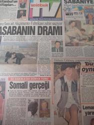 Kelebek gazetesi DOĞUM GÜNÜ GAZETESİ  - 4 kasım 1993-Perihan Savaş - Semra Alacaoğlu - Nilay Akur - Suzan Avcı - Nükhet Duru - İbrahim Tatlıses - Aysen - Seda Tosun - Haluk Durak - Savaş Karaca - Suheyla Kunt - Özcan Köknel - Orhan Veli - Aziz Nesin - Suna Yıldızoğlu - Sakıp Sabancı - Cemil Çıkaran - Kemal Sunal - Didem Gürsoy - Adid - Çevik Bir - Metin Balcı - Gönül Akkor - Brooke Shields - Terı Shields - Nuri Aybayrak - Murat Belge - Güzin Abla - Dr. Gündüz İzmen - Aziz Bergin - Ata Nibiru - Leman Sam - Hayva Kopan - Sibel Gökçei - Tanyeli - Fikret Uğur - Halit Akçatepe - Erol Simavi - Aç karnına sokağa çıkmayın - İşte sofranızın nazik yiyecekleri - Her oyunda bir kasımpatı yiyor - 3 kırık kemik Gönül Akkor’a tam 800 bin liraya maloldu - Perihan Savaş kapalı kapılardan korkuyor - Pazarlamayı sanat haline getiren genç kızlar - Evliliğin 10 düşmanı - Yanık Kalpler - Güzelliğinize güzellik katacak küçük öneriler - Brooks Shields’in 5 püf noktası - İstanbul’un kitapları - Kasabanın dramı