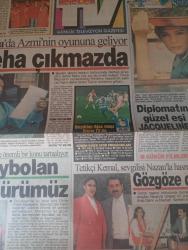 Kelebek gazetesi DOĞUM GÜNÜ GAZETESİ  - 2 kasım 1993-Reha Bilginer-Haluk Bilginer-Jacqueline Bisset-Mehmet Akyan-Erdinç Bakla-Antika Uzuner-Nazan-Yüksel Uzel-Ayla Algan-Derya Baykal-Nevra Serezli-Füsun Demirel-Hülya Koçyiğit-Edis Hun-Haluk Kurdoğlu-Aysun Güven-Suna Selen-Suat Yalaz-Bülent Oran-Nazan Şoray-Tanyeli-Sibel Gökçe-Havva Kopan-Richard Burton-Elizabeth Taylor-Jean Paul Rappeneau-Richard II-Gökben-Ekrem Bora-Nil Ünal-Bircan Silan-Rafet El Roman-Ece Aksoy-Mehmet Ali Erbil-Tanju Korel-Mehtap Ar-Pervin Par-Kadir Savun-Fatma Girik-Carmen-Bilge Zaim-İsmail Hakkı Zaim-Melike Gülcan-Müjdat Gezen-Zafer Diper-Selim Tuncay-Nurten Şen-Sabri Güneyli-Savaş Ay-Kadir Çelik-Ayşen Gruda-Aykut Oray-Ali Sururi-Dr. Salih Memecan-Charlene Tilton-Antony Hopkins-Lucy-Nurseli İdiz-Feridun Darbaz-Kemal Sunal  Reha çıkmazda-Kim korkar hain kurttan-Hitchcock’tan gerilim-Şantaj-Cyrano De Bergerac-Kaybolan kültürümüz-Gözü göze diz dize-Yüksel Uzel esecek-Çarpıcı dosyalar-Diplomatın güzel eşi Jacqueline Bis