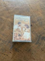 METİN ÖZÜLKÜ - AŞK MASALI - KASET (JELATİNİNDE)