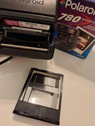 POLAROID FOTOĞRAF MAKİNESİ,  Polaroid 780 Fotoğraf Makinesi.  Az Kullanılmış, Defosuz, Siyah, Kutulu ve kullanım Kılavuzu ile.