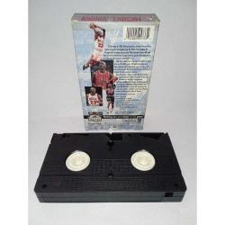 Vhs Video Kaset Michael Jordan Above & Beyond NBA Superstars Series. Orijinal. 1996 Made in USA. Türkçe desteği yok. Kutusunda zamana bağlı hafif yıpranmalar var.