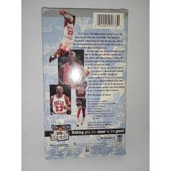 Vhs Video Kaset Michael Jordan Above & Beyond NBA Superstars Series. Orijinal. 1996 Made in USA. Türkçe desteği yok. Kutusunda zamana bağlı hafif yıpranmalar var.