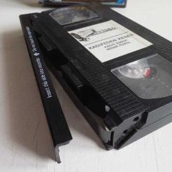 Vhs Video Kaset Kadifeden kesesi Kadir inanır Münir Özkul Feri Cansel. Alman baskı.