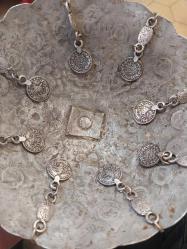 OSMANLI TEPELİK.Tepelik. Türkmen Gelin Tepeliği,   Nadir Çıkan Aliminyum Gelin Tepeliği,  Aliminyum Sultan Reşad 1 kuruş Süslemeli koleksiyonluk tepelik. En 14,5 cm. Yükseklik 8 cm.