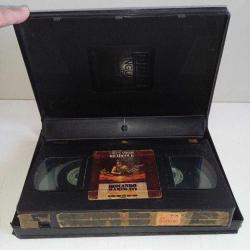 Vhs Video Kaset Komando harekatı chuck norris braddock missing in action 3. kap ve kartonetinde zamanıa bağlı yıpranmalar mevcut