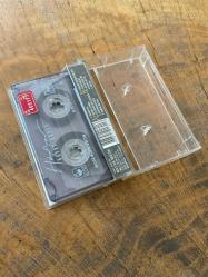 HÜLYA AVŞAR - HAYAT BÖYLE - KASET