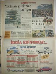 SABAH ISTANBUL GAZETESI DOĞUM GÜNÜ GAZETESI -15 Nisan 1998-Bağdat Caddesi’nde arı kovanı-adalar Belediye başkanı Can Esen-Esra Ceyhan-Erdal Bilallar-Şenol Başakar-Fethi yorgancılar-doğalgaza her ay zam çay set-kahve set-filiz Güler-hayal kahvesi-adayı bayramda çöpe boğdu-otopark haline gelen sokak-Bakırköy-Karaköy-Kartal-günün sözü-boyut otomotiv-yıkılması gerekirken satılıyor-Dünya modacıları İstanbul’da-piknik alanı Veliefendi-Carrefour-Göztepe hastanesi-nöbetçi eczaneler-telefonlar-rezervasyonlar-Yılmaz Erdoğan-Leyla tekgül-Onur Güvener-Eren Güvener-Nalan Saraç-Carrefour’da kredi kartı geçecek-Kadıköy belediye başkanı Selami Öztürk-Ayşen kurhan-İstanbul’da Çevre konferansı yapılacak-sayfa sayısı altı-doğum günü hediyesi
