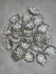 1947-1940 LI YILLAR ŞEFFAF KRİSTAL PRİZMATİK AVİZE TAŞI**YÜKSEKLİK 6,2 CM ENİ 4,3 CM **ADET FİYATIDIR**