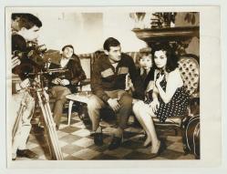 LEYLA SAYAR VE BEŞİKTAŞ'LI KALECİ VAROL ÜRKMEZ FİLM ÇEKİMİNDE ESKİ FOTOĞRAF...