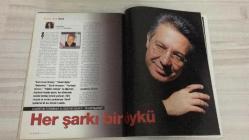 AKTÜEL  HAFTALIK HABER DERGİSİ - SAYI:437 - 2-8 ARALIK  1999 - GÜÇLÜ CİNAYETİNDE OSMAN DURMUŞ’UN ROLÜNE DAİR 29 YIL SONRA GELEN TANIK İFADESİ – AMERİKALI TORR’UN TÜRK ERKEKLERİNE “MAÇO” EĞİTİMİ – ASENA’NIN “KADIN VIAGRASI” DENEYİ VE ERKEKLERİN TEPKİSİ – AYHAN IŞIK ANMA GECESİNDE TÜRK SİNEMASININ EFSANELERİNE SAYGI VE SESSİZLİK – TÜRK SİNEMASININ UNUTULMAZ YILDIZLARIYLA DOLU BİR GECE: SADRİ ALIŞIK’TAN BELGİN DORUK’A – ÜNLÜLERİN HAYALİ REKLAM SENARYOLARIYLA EĞLENCELİ BİR PORTRE GALERİSİ – SAKIP SABANCI’NIN KENDİ KENDİNİN REKLAM YILDIZI OLDUĞU SENARYO – MESUT YILMAZ VE DEVLET BAHÇELİ’NİN SAKIZLI DİYALOĞUYLA HAYALİ BİR SPOT – CINDY CRAWFORD’UN ANNELİK DERSLERİYLE YENİ DİJİTAL KARİYERİ – ESTHER CANADAS’IN PODYUMLARDAN SİNEMAYA GEÇİŞİ VE “KILL” FİLMİNDEKİ ROLÜ – SOPHIA LOREN’İN YILLARA MEYDAN OKUYAN GÜZELLİĞİ VE “YÜZYILIN KADINI” SEÇİLMESİ -  EROL TAŞ – İZZET GÜNAY – EFKAN EFECAN – SINAN ÇETİN – KEYMAN DEMİREL – ZUHAL OLCAY – KAYAHAN – MESUT YILMAZ – DEVLET BAHÇELİ – SAKIP SABAN   146  SAYFA