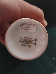 Limoges imzalı el boyaması porselen çift kulplu vazo. 16 cm. 11.cm.
