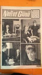 FOTOROMAN HAFTALIK MECMUA DERGİSİ SAYI: 146 28 ŞUBAT 1967 - SELMİN - GÜRKAN - HÜLYA - ROY BENNET - LENA - DANIEL SLESSINGER - ANDREA - LIDYA - FRANK - PRIYO - MARIANNA NEVİL - KRİS RAVENYAK - MAKS RAVENYAK - GECENİN SONU FOTOROMANI - SIR FOTOROMANI - NEFRET GÜNÜ FOTOROMANI - KADER AVCILARI FOTOROMANI - UFA MARGARİN REKLAMI - WELLAFLEX SAÇ SPREYİ REKLAMI - SET DETERJAN REKLAMI - 007 JAMES BOND TİYATRO HABERİ - DAVID NIVEN CASINO ROYALE HABERİ - ELLA FITZGERALD & DUKE ELLINGTON KONSER HABERİ - BARON MARLING EVLİLİK HABERİ - 32 SAYFA