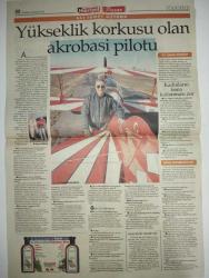 HÜRRİYET GAZETESİ DOĞUM GÜNÜ GAZETESİ-30 Aralık 2001-Dışbank-azı karar çoğu zarar yılbaşı sabahı nasıl ayılacağım-doçent Dr. Tuğrul Okay-Profesör doktor nadir Kaya-Mesude Ersan-işkembe çorbası şart değil-akşamdan kalmamak için-Azize Belgin-yükseklik korkusu olan akrobasi pilotu Ali İsmet Öztürk-Ayşe Arman-kutup dalgakıran-kadınların bana katlanması zor-sayfa sayısı iki-doğum günü hediyesi