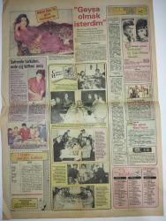 HÜRRİYET KELEBEK GAZETESİ DOĞUM GÜNÜ GAZETESİ-20 Şubat 1982-Tepegöz Sokağı’nda kadınlar saltanatı-Nuran kaçan oğlu-Gönül Akkor-prensesler de anne sözü dinler-sabahat Solakoğlu-eczacı Ayfer baykan-Uğur Yılmaz-Sibel elmacı-Filiz Ersürer-Cihan üstün-Mahmut Günay-muammer gözalan-rengarenk kazaklar genç kızlara çok yakışıyor-robert mitchum 60 ından sonra oscar peşinde-saç spreyi kullanıyorsanız-tugay Toksöz-parktaki kadın-Çiğdem İşbilir-Kadir birleşen-tavada patates tarifi-geyşa olmak isterdim Hülya süer-sen de türküleri evine çiğköftesi ünlü Mahmut Tuncer-Zeki Müren-Belgin Doruk-sayfa sayısı dört-doğum günü gazetesi