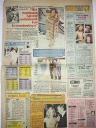 HÜRRİYET KELEBEK GAZETESİ DOĞUM GÜNÜ GAZETESİ-15 Şubat 1982-Sevim tuna hiçbir şey dert etmem-Ferit Sayman-Profesör güzin dilşen genç kalmak zor değil-İzmirli Makbule üvey ana dayandan kaçmış da-sihirli eller-Filiz Ersürer-Cihan Üstün-Mahmut Günay-Muammer gözalan-kelebek doktoru diyor ki kadınların korkulu rüyası adet sancıları-tugay Toksöz-Samim değer-Çiğdem İşbilir-Kadir birleşen-haraşo desenli kazak-fırında balık-Türk sinemasının ilahesini canlandırmak beni heyecanlandırıyor Meral orhonsay-Yves montand-sevdiğim kadın-Faye dunaway-Richard Chamberlain-Patric Mc.Nee-Nancy franks-Judith Fristner-Jenny beckwith-Martha Alexander-sayfa sayısı dört-doğum günü hediyesi
