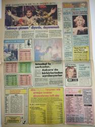HÜRRİYET KELEBEK GAZETESİ DOĞUM GÜNÜ GAZETESİ86 Şubat 1982-Neşe Karaböcek-Yüksel Alpdoğan-Atila İlhan-Serap Mutlu Akbulut-Turgay Toksoz-Samim Değer-Çiğdem Işıl-Kadir Bilgeşen-Okyayüz-Tugay Toksoz-Fatih İslamoğlu-Metin Bakioğlu-Hüseyin Savaş-Gülay Gökbayrak-Muzaffer Çetiner-Mehmet Özkan-Necmettin Yıldırım-Hayri Yılmaz-İlhami Özdemir-Celal Demirtaş-Tuncay Tüfenkçioğlu-Mehmet Üzümcüoğlu-Gönül Kalaycı-Birsen Güner-Ali Erten-Kenan Karaman-Ayla Yüce-Meral Karakuş-Ali Koçyiğit-Hüsamettin Kalkan-Hasan Koçak-Kadir Yıldız-Ertuğrul Orhan-Meltem Akçay-Hasan Demir-Ali Karahan-Muzaffer Demirtaş-Nurten Uçar-Talat Uysal-Fadime Başol-Berna Sarıcan-Ünzile Kaya-Serap Gökhan-Kudret Sevinç-Emine Yeşilyurt-Zühal Uçar-Ayla Akarsu-Turgut-Evin Uysal-Gülseren Gülseven-Güzem-Ahteran Gözetboğaz-Ruhan Yılmaz-Ezgi Teoman-Oğuzhan Özdemir-Çocuklu aileler için elektrikli yoğurt makinesi-Parktaki kadın-Sahneye çıkmam diyordu dayanamadı-Sarışın bomba şöhret yolunda-İstanbul’lu şarkıcılar Ankara’da birbirlerinden ayrılmı