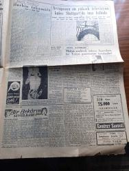Cumhuriyet Gazetesi - 2 Şubat 1955 - Ayak ve yorgan yazan Nadir Nadi Başmakale - Adnan Menderes Yarın italya'dan ayrılıyor - Kızıl Çin Birleşmiş Milletler'e çağrıldı - Ankara mısır'ı tenkit ediyor - Adnan Menderes Dün Papa ile görüştü - Amerika'dan daha fazla buğday almak istedik - Adnan Menderes ve Fuat Köprülü Papa ile görüştükten sonra vatikan'dan ayrılırken fotoğraf - hastalarımız bugün Damlataş mağarasında küre başlıyor - bilyoner bankacı Serge Rubinstein'ı kim öldürdü - 1957 dünya güreş şampiyonasına talip olduk - Mim Kemal'in cenazesi muhteşem bir törenle kaldırıldı fotoğraf - Teneke yazan Yaşar Kemal Yazı Dizisi - İstiklal harbi günlerinde Isparta'da Mim Kemal yazan Kemal Turan - Düztaban yazan Burhan Felek - yeni futbol federasyon reisi Hasan Polat'ın beyanatı - Fenerbahçe'nin Adalet maçına hazırlığı - Football Association kupasını kim kazanacak - Beşiktaş Beykoz maçı yarın yapılıyor - meçhul korsan filmi Kadıköy hale sinemasında - Tarihe Geçmiş Büyük Aşklar