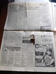 Cumhuriyet Gazetesi - 19 Nisan 1960 - Dün kurulan meclis tahkikat encümeni işe başlarken üç yasak kararı verdi - partilerin kongreleri toplantıları bütün siyasi faaliyetleri yeni teşkilat kurmaları yasak - CHP memur meclis tahkikat encümeni azaları fotoğraf - Necmettin Önder - Osman Kavuncu - Kemal Biberoğlu - İzmir CHP İl Başkanı Lebit Yurdoğlu'nun duruşması - Ürdün Kralı Hüseyin İstanbuldan ayrıldı - savcılık eliyle aldığımız tekzip rica ederim müzemizde çalınan sahtesi ile değiştirilen tarihi eşya yoktur - Evlerden Biri yazan Orhan Kemal Yazı Dizisi - Bolşoy Balesi bugün İstanbul'a geliyor - Belediye sarayı mefruşatı için 1 milyon liralık tahsisat ayrılıyor - Hasbihal Yazan Burhan Felek - babam Abdülhamit yazan Ayşe Osmanoğlu Güven yayınevinde çıktı -İstanbul üniversitesi'nde diploma suistimali raporu tamamlanıyor - Sodom ve Gomore şehirlerini bulmak için araştırmalar devam ediyor - Mel Ferrer Ve Audrey Hepburn çifti İsviçre'de yerleşiyor -   Genç Milli Takım Doğu Almanya'yı yendi
