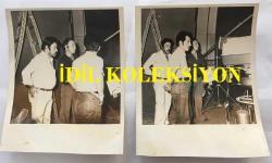 YEŞİLÇAM'IN UNUTULMAZ OYUNCUSU YILDIRIM ÖNAL'IN ORİJİNAL 2'Lİ FOTOĞRAF SETİ (AÇIKLAMAYI OKUYUNUZ) - 15 x 12 cm EBADINDA - YILDIRIM ÖNAL ÇEKİMLERDE KAMERA ARKASINDAYKEN ÇEKİLMİŞ 2 FARKLI KARE