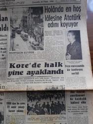 Cumhuriyet Gazetesi - 20 Nisan 1960 - meclis tahkikat encümeni 4 numaralı tebliğini yayınladı - Hollanda en hoş lalesine Atatürk adını koyuyor - Kore'de halk yeni ayaklandı -  feza mevzuunda bir konferans verildi - Sirkeci araba vapuru kuyruğu fotoğraf - 1956'dan bu yana 72 neşir yasağı karara çıkmış - Fatin Rüştü Zorlu Sev uçağı ile ilgili bir soru önergesine cevap verdi - Side müzesi'ni soyanlar ağır cezada 10 Mayıs günü yargılanacaklar - Beyazıt Eminönü yolunun açılmasına başlanıyor - Evlerden Biri yazan Orhan Kemal Yazı Dizisi - unkapalı Yolunda 1 metrekare Toprak 1260 lira - Birleşik Arap Cumhuriyeti amerika'yı protesto etti - Bolşoy Balesi dün geldi fotoğraf - şu fani dünyada yazan Burhan Felek -  Kodak fotoğraf makinesi - Brigitte Bardot ve Oscar - Fenerbahçe takımı fotoğraf - Genç Milli Takım son maçını bugün Macaristan'da oynuyor - Avusturya tenis takımı geliyor - fakültelerarası maçlarda edebiyat 2 jeoloji 0 - Fenerbahçe Fransız Kulübü Reims'i getirtiyor - Kamuran Tekil