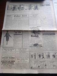 Cumhuriyet Gazetesi - 20 Nisan 1960 - meclis tahkikat encümeni 4 numaralı tebliğini yayınladı - Hollanda en hoş lalesine Atatürk adını koyuyor - Kore'de halk yeni ayaklandı -  feza mevzuunda bir konferans verildi - Sirkeci araba vapuru kuyruğu fotoğraf - 1956'dan bu yana 72 neşir yasağı karara çıkmış - Fatin Rüştü Zorlu Sev uçağı ile ilgili bir soru önergesine cevap verdi - Side müzesi'ni soyanlar ağır cezada 10 Mayıs günü yargılanacaklar - Beyazıt Eminönü yolunun açılmasına başlanıyor - Evlerden Biri yazan Orhan Kemal Yazı Dizisi - unkapalı Yolunda 1 metrekare Toprak 1260 lira - Birleşik Arap Cumhuriyeti amerika'yı protesto etti - Bolşoy Balesi dün geldi fotoğraf - şu fani dünyada yazan Burhan Felek -  Kodak fotoğraf makinesi - Brigitte Bardot ve Oscar - Fenerbahçe takımı fotoğraf - Genç Milli Takım son maçını bugün Macaristan'da oynuyor - Avusturya tenis takımı geliyor - fakültelerarası maçlarda edebiyat 2 jeoloji 0 - Fenerbahçe Fransız Kulübü Reims'i getirtiyor - Kamuran Tekil
