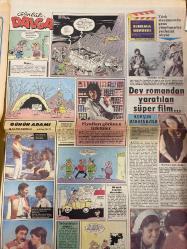 HÜRRİYET KELEBEK GAZETESİ DOĞUM GÜNÜ HEDİYESİ - 5 ARALIK 1985 - Çiğdem Tunç - Hülya Avşar - Neriman Bekiroğlu - Ekrem Bora - Nil Ünal - Gökmen - Burçin Turçat - İler Atiç - Suna Erkuş - Mesut Çakarlı - Didem Bolbol - Ali İnan - Ersun Eraslan - Ülker Bangoğlu - Leyla Tuluz - Reman Demirkan - Tamer S. Taş Yaban - Asuman Eğribozlu - Dr. Bülent Candolu - Ayser Beşrioğlu - Cemal Dündar - Metin Sosyal - Victor Hugo - Juliette Drouet - Yılmaz Zafer - Nazan Ayas - Suzan Avcı - Meral Ün - Serdar Cem - Işık Kolçak - Özcan Eraslan - Dr. Önder Gürkan - Güzel sunucunun buz dansı - Sağlık ordusunun yeni melekleri - Alman basınında iki Türk sanatçı - Akkadın çıktı - Ormanda dehşet - Üç Kadın - Vazgeçemem - Beyin özürlü çocukların doğum anında teşhisi - Dore kumaşı seven nelere - Bebek her gün yeni bir şey öğrenir - Tüberküloz her zaman tehdit eder - Diş hekimliğinde 3 tip standart uygulanır - Ah şu sivilceler - Konserve pişirmek hüner ister - Kartvizit - Haybolan Gençlik - Tükenmeyen Sevgi -