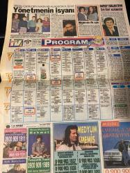 KELEBEK TV GAZETESİ DOĞUM GÜNÜ HEDİYESİ - 5 KASIM 1993 - Yonca Evcimik-Burhan Çaçan-Kibariye-Tarkan-Ercan-Pelin-Peker Çakmakçı-İzel-Çetin Çeki-Elif Gökalp-Can Tufan-Sinan Çetin-Mazhar Alanson-Müjde Ar-Akrep Nalan-Hüseyin Keten-Gündüz Temzen-Güzin Abla-M. Ata Tuncay-Erol Simavi-Necati-Rıdvan-Nurdan-Kenan-Meral-Metin-Muzaffer-Fatoş-Chic Young-Dedektif Nik-Güngörmüşler-Kavanoz Ressam-H.Y.  Köpek sevgisi-KaramboL-Cem yenilendi-PP güldürecek-Can Tufan Flashpop’ta-Kagemusha-Biz ayrılamayız-Linç-Kadın yönetmen Olgaç’ın bol ödüllü filmi-Taviani Kardeşler’den Fesatçılar-Yönetmenin isyanı-Müjde’nin ilk aşkı-‘Çok özel’ açıklamalar-Geleceğinizi öğrenin-Mide fıtığı ameliyat olur mu-Sevgili Güzin Abla-Hayatım romanlara konu olabilir-Kelebek Bulmaca-Çengel Bulmaca-Capraz Bulmaca-Bizimkiler-Fatoş-Dedektif Nik-Güngörmüşler-Kavanoz-Ressam-Telepati Tarot-Medyum Memiş-Medyum Mehmet-Turnuva’da final-Kadın hastalıkları ve deniz-Detektiflik Bürosu bitiyor-Ah Nastassia-İbo’ya hodri meydan-Taverna muhabbeti-