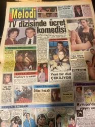 SABAH MELODİ VE SABAH TELERAMA GAZETESİ DOĞUM GÜNÜ HEDİYESİ - 18 NİSAN 1990 -Gabi-Yücel Ömeroğlu-Gülay Ömeroğlu-Mükerrem-Gülay Yoldaş-Çiğdem İşbilir-Aydın Soylu-Kenan Evren-Elif Ergenç Turgut-Kemal Gökhan Gürses-Füsun Çelik-Zühtü Eriş-Prof. Dr. Artur Stone-Amen Prof. Özize Wolf-İsmail Kondaç-Kuzey Vargın-Yaprak Tan-Mefh’un Olgaç-Kadir Akgün-Cenap Küçüksu-Resif Dokuyucu-Cenk Tatlı-Halil Kızıltürk-Figen Koral-Ekrem Bora-Güneri Civaoğlu-Semra Özal-Nurdan Karaboyun-Mustafa Kara-Meral Zeren-Mahmut Hekimoğlu-Reha Erus-Süleyman Turan-Barry Appleby-Stan Drake  Hayırlı Evlat-Ölçülü dekolte-Cildinize dikkat edin-Ticaret yapacak-Her zaman formda-İnsanları giyinik çizmek zorundayız-Bugün başınıza neler gelecek-Yalnız yaşanmaz-Yıldızların kaderi etkileyen gölgeleri-Gizli güçlerinizi uyandırın-Garip olaylar-Dualarım mucizesi-Cinsel sorunlarınız-Annemle babam artık ayrılmayacak-Kabus gibi-Rüyalarınız-Kırık Kalpler-Kaçamak-TV dizisinde ücret komedisi-Güneri Civaoğlu ikinci Kanal’da-Semra Özal TRT’ye