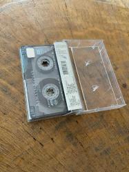 ASMALI KONAK - HAYAT - FİLM MÜZİKLERİ - ÖZCAN DENİZ ŞARKILARIYLA - KASET