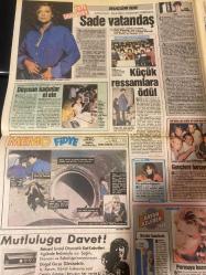 HÜRRİYET KELEBEK GAZETESİ DOĞUM GÜNÜ HEDİYESİ - 4 NİSAN 1989 -Julie-Erdem Akkaya-Hakan Ural-Aydın Tansel-Richard Clayderman-Sezen Cumhur Önal-Prince-MC Hammer-Erkan Tan-Nebare Çelik-Yves Montand-Jacques Prévert-Rüştü Asyalı-Güngör Bayrak-Buket Saygı-Cem Duna-Ege Aydan-Nilüfer-Orçun Oral-Christopher Reeve-Vanessa Redgrave-Ayşen Gruda-Şener Şen-Fatma Girik-Hülya Avşar-Tanju Gürsu-Meral Orhonsay-Gökhan Mete-Buket Ersay-Gülşen Ergen-Hüseyin Özcan-Hüseyin Sayan-Arzu Yabancı-Mesut Çakarlı-Refia-Binnur Ersan-Birsen Altıner-Leyla İsmier-Azize Berinç-Dr. Özer Ergün-Dr. Gündüz Tezmen-Bircan Silan-Meral Sayın-Kenan Ece-Arman Müjdeci-Nazlı-Hayrettin-Şakir-Adile Naşit-Tanju Gürsu-Ferdi Tayfur-Nermin Candan  Gençlere yardım edelim-‘İTRİ’nin telefonlusu-Julie geliyor-Gitarım ve karım bana yetiyor-Çağdaş ‘külkedisi’-İyot daha akıllı yapıyor-Yılmaz Bey ‘Barbaros’ şiirini okudu-‘Bel fıtığı’ hakkında bilmek istedikleriniz-Müzikte sonbahar-Sporcu sunucu-Cehennemin Sıcağında üç gece-Çıplak ressamla neşeli