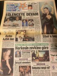 HÜRRİYET KELEBEK GAZETESİ DOĞUM GÜNÜ HEDİYESİ - 12 EKİM 1990 - Francis Warren - Anthony Yaka - Türkan Şoray - Hülya Koçak - Gökben - Ahu Tuğba - Dean Martin - Elton John - Erdoğan Tokmakçıoğlu - Dr. Gündüz Tezmen - Güzin Abla - Ahmet Özhan - Orhan Boran - Ajda Pekkan - Sibel Turnagöl - Robert Urich - Aslı Dora - Kudret Karadağ - Kenan Komşuoğlu - Çetin Alp - Sadık Şendil - Gani Turanlı - Özdemir Birsel - İpek - Bilgin - Canan - H.Y. - Kocasını tam beş kere öldürmeye teşebbüs ettikten sonra deli gibi sevdiğini anladı… - Nefretten aşka - Başkan Bush ‘suğuzoz’ muş - Avşar kızı başkaldırdı - En yakışıklı rahip - Kadına gerekli 3 vitamin - Milyonluk çılgınlık - Kan vermeyi sevmiyoruz… - Burçlardaki kişiliğimiz - Antalya çılgınları pişmanız! - Ölümün pençesinde - Alkolizm tedavisinde - İğne vurulunca bacağı felç oldu - Atatürk hepimizi kurtardı - İdealist bir öğretmen - Kendimi naza mı çekeyim? - Eğlenceye devam - Açılışı Ajda’dan - Sibel’e başrol - Herkesin zevkine göre - Dehşeti sevenlere
