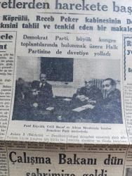 Cumhuriyet Gazetesi - 3 Ocak 1947 - bir gençle mülakat yazan Nadir Nadi Başmakale - demokratların büyük Kongresi için hazırlıklar - Ege tütün piyasası bu sabah açılıyor - Rus basınının yeni ve gülünç iddiaları boğazlarda Amerikan birlikleri varmış - Fuat Köprülü Celal Bayar ve Adnan Menderes ile beraber Demokrat Parti merkezinde fotoğraf - çalışma Bakanı Doktor Sadi Irmak  İstanbul'a geldi - Amerikadan dönen Vehbi Koç'un intibaları fotoğraf - devlet resim ve heykel sergisi - İspanya'da muvakkat bir hükümet kurulacak - General Franco Brunette Şehrinde Bir Merasim Esnasında fotoğraf - Çatalca halkı Toprak kanununun tatbikini istedi - Yavuz Sultan Selim Ağlıyor yazan Feridun Fazıl Tülbentçi yazı dizisi - Filistin'de sıkı yönetim ilan edilecek - çoğunluk yazan Burhan Felek - Münir Nurettin Selçuk ve arkadaşları Pangaltı İnci sinemasında - Shakespeare muamması Nihayet çözülüyor - küçük hikaye Zümrüt bahçe yazan Cahit Uçuk -Walt Disney'in yarattığı renkli mucizeler yalnız Yıldız sinemasında