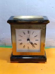 MS8-----AUROPA PİRİNÇ KASA PİLLİ MASA SAATİ--ÇALIŞIYOR