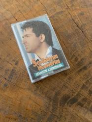 MAHSUN KIRMIZIGÜL - SEVDALIYIM HEMŞERİM - KASET