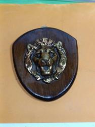 K100----YAŞLI AHŞAP KAİDELİ PİRİNÇ ASLAN BAŞI--DUVAR DEKORU