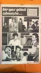 FOTOROMAN HAFTALIK MECMUA DERGİSİ SAYI: 132 - 22 KASIM 1966 - SEMIRAMIS PEKKAN - AYSEL TANIK - NEVIN NURAY - ATAK TANER - ENGIN KOSAR - PERIHAN TÜTÜNCÜ - ILHAN ENGIN - MAHMUT DEMIR - NACI - ALI - SELMA - MACIDE - NECLA - BIRGÜL ÇAPIN - SENER ÇAPIN - SELMA DINCKAL - ROY BENNET - PELLA - MALIS PREVO - SUZAN - MARK - MICHEL POLNAREFF - FRANK GERALD - ROLF MARBOT - THE TROGGS - JANE LAWRANCE - KEN ADAMS - CUMHUR ONAL - UFA REKLAMI - WILLIAMS REKLAMI - ZET ÇORABI REKLAMI - AEG REKLAMI - LOVE ME PLEASE LOVE ME FOTOROMANI - HER ASKIMDA ÖLÜRÜM FOTOROMANI - KADER AVCILARI FOTOROMANI - PELLA - ROY BENNET - MICHEL POLNAREFF- 32 SAYFA