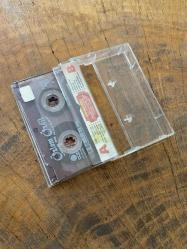 ÖZLEM ÖZDİL - YÜRÜ BE HAYDAR - KASET