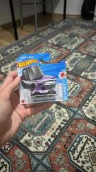 Hot Wheels Nissan Skyline 2000 GTR LWBK