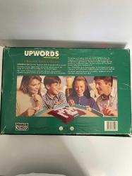 Upwords Yükselen Kelimeler - 3 Boyutlu Kelime Oyunu