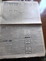 Cumhuriyet Gazetesi - 23 Haziran 1948 - ikisi arası olmaz yazan Nadir Nadi Başmakale - bulgarlara vereceğimiz nota dün hazırlandı - Celal Bayar Dün birecik'te konuştu fotoğraf - Van'daki suistimaller işi Cumhuriyet Halk Partisi grubunda - raman petrolleri - İzmit altındere'de bulunan altınlar - Londra olimpiyatları'na iştirak etmemiz meselesi - Londra 1948 Olimpiyatları yapılacağı Wembley Stadyumu fotoğraf - Galatasaraylı futbolcu Reha eke'nin duruşması müdafaaya kaldı - Hasan Ali Yücel Kenan Öner davasını bugün yeniden başlanıyor - Ankara'da hava yazan Burhan Felek - Büyük Lübnan Trupu Nadiya ve arkadaşları Tepebaşı bahçesinde - lüks ile mücadele - Operatör Doktor Sedat Erman - Tarsus Amerikan koleji öğrenci kaydı - Bugünkü radyo programı - sanatkar bayan Belkıs Columbia plaklarında - Frigidaire Buzdolabı - İsmail Hakkı Baltacıoğlu ve Ali Rıza Artunkal CHP meclis grubunda konuştu fotoğraf - ithalat ve ihracatın ayarlanması - elektrik tarifesine zam yapılacağı anlaşılıyor