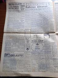 Cumhuriyet Gazetesi - 6 Ekim 1954 - Türk Alman iktisadi görüşmeleri dün başladı - başvekilimiz Adnan Menderes'in Dün Federal Almanya meclis reisini ziyaretinde çekilen fotoğraf - İstanbul'un kurtuluş günü - Celal Bayar'ın Karadeniz seyahati - Fransa semalarını uçan daireler istila etti - Alman ordusunun yeni komuta heyeti seçiliyor - Arsenal Moskova'da 5-0 yenildi - Trieste Anlaşması imzalandı - 1001 Kuyu Yazan Va Nü yazı dizisi - Atatürk Üniversitesi için tetkikler yapan heyet Diyarbakır'da - Kıbrıs Türkiye'ye aittir - refahı körüklüyoruz yazan Burhan Felek -  İstanbul profesyonel lig maçları fikstürü - milli takım bugün Beşiktaş'ta karşılaşacak - meşhur Fransız yüzücüsü  Vallery öldü -  Bahçeden Bir Adam Girdi yazan Perihan Zorlu Yazı Dizisi - İstanbul Ankara radyo programı - küçük sahnede oynanacak oyunlar - Film Yıldızı Neriman Köksal  Puro Tuvalet Sabunu Kullanıyor - milli talebe Federasyonu ile Milli Türk Talebe Birliği birleştiriliyor - Demirbank Tarlabaşı Ajansı açıldı