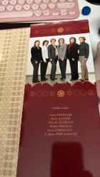 KAYBOLAN VE YAŞAYAN 100 TARİFİYLE İZMİR SEFARAD MUTFAĞI - ESTER ANTEBİ SARA ENRIQUEZ LİNA ESKİNAZİ NÜKHET FRANCO ORA K. GÜRKAN V. JİNET SİDİ SARFATİ - SEFARAD KÜLTÜRÜ ARAŞTIRMA MERKEZİ 3. BASKI 2021 BÜYÜK BOY CİLTLİ ŞÖMİZLİ - YAZARLARINDAN V. JİNET SİDİ SARFATİ TARAFINDAN İMZALI VE DE İTHAFLIDIR...