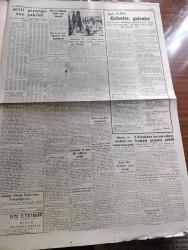 Cumhuriyet Gazetesi - 24 Nisan 1960 - kişiyi nasıl bilirsin yazan Nadir Nadi Başmakale - İsmet İnönü'nün 23 Nisan için gençlere Hitabesi Fotoğraf - cumhurbaşkanı Celal Bayar Dün çocukları kabul ediyor fotoğraf - 23 Nisan bütün yurtta heyecanla kutlandı - üniversiteliler Dün Atatürk'ün gençliğe hitabesini dağıttılar - Gebze'de yapılan 23 Nisan merasimi fotoğraf - Petrol zaferisinin temeli Dün İzmit'te Başbakan Adnan Menderes'in katılımıyla atıldı fotoğraf - Mazlum Kayalar'ın eşi Melahat Kayalar Dün İsmet İnönü'ye bağlılık telgrafı çekti - Kore seçimleri yenilenecek - Kıbrıs'ta EOKA mensupları yine faaliyete geçti - Evlerden Biri yazan Orhan Kemal Yazı Dizisi - Amerika'da tiyatro yazan Muhsin Ertuğrul - Devlet Tiyatrosu şan sinemasında Arzu tramvayı - Tosca rolü ile Opera sahnesine ilk defa çıkarak başarı kazanan soprano  Meral Menderes fotoğraf - Kleopatra meselesi devam ediyor -  tevhit bilge tiyatrosu - haftanın şakaları yazan Burhan Felek - Galatasaray Karşıyaka'yı 5-0 yendi