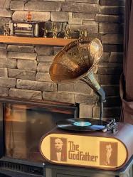 The Godfather Temalı Vintage Gramofon Plakçalar – Koleksiyonluk, El Yapımı, bluetooth